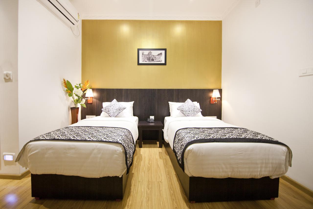 Comfy Luxury Hotel Бангалор Екстериор снимка
