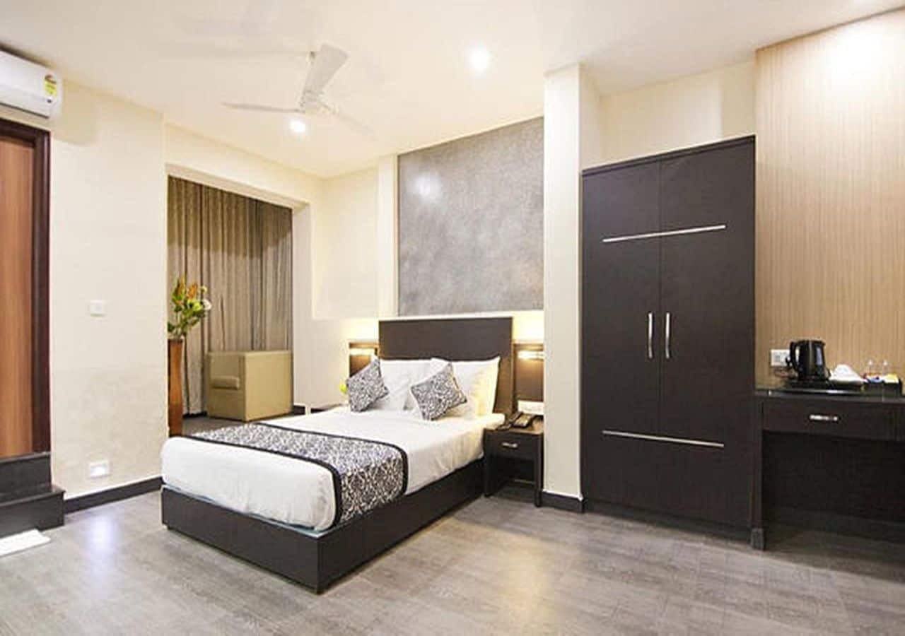 Comfy Luxury Hotel Бангалор Екстериор снимка