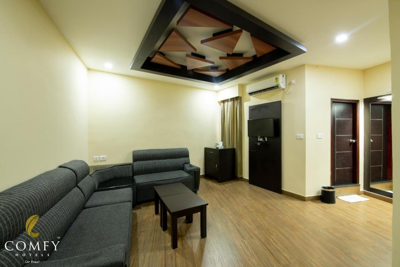 Comfy Luxury Hotel Бангалор Екстериор снимка