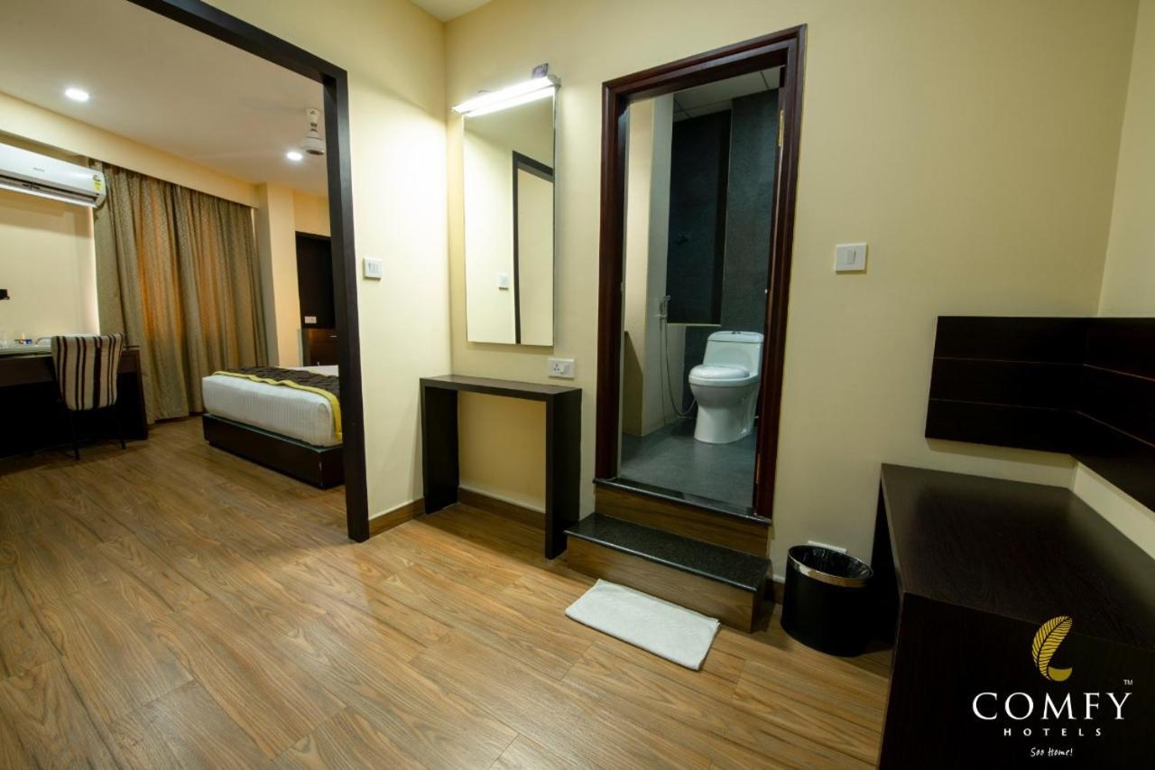 Comfy Luxury Hotel Бангалор Екстериор снимка