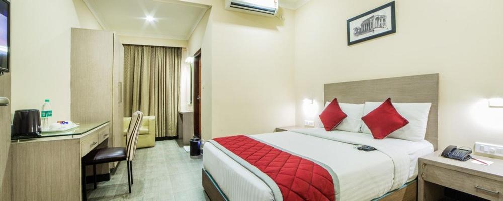 Comfy Luxury Hotel Бангалор Екстериор снимка