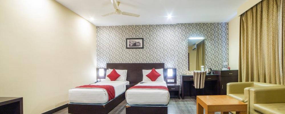 Comfy Luxury Hotel Бангалор Екстериор снимка